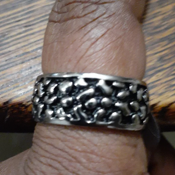 EDFORCE STAINLESS PEBBLED STEEL BAND RING NWT SIZE 12